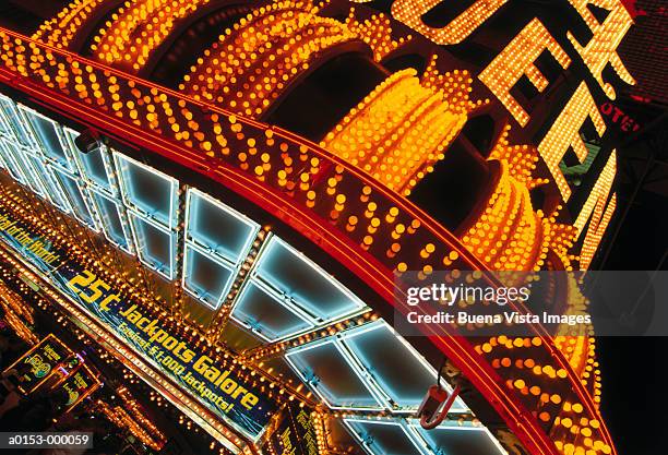 las vegas neon lights - vegas stock-fotos und bilder