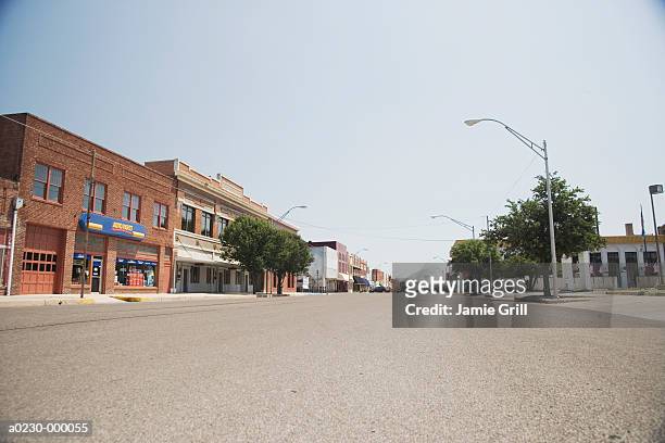 empty street - cittadina americana foto e immagini stock
