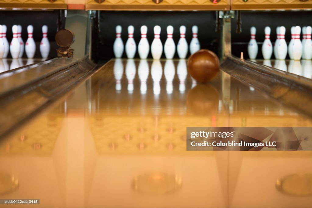 Ten pin bowling alley