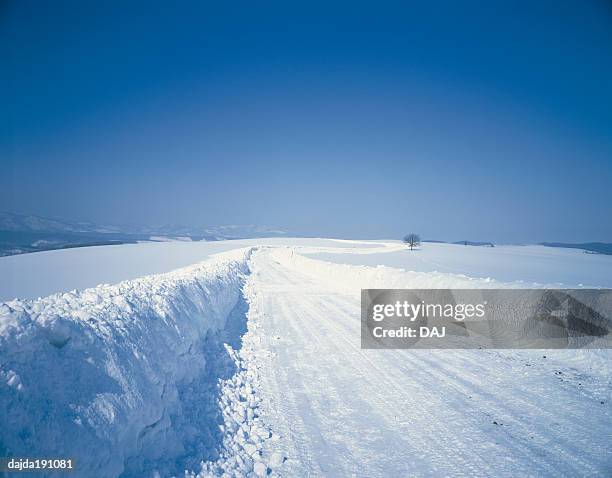 snowy road - daj stock pictures, royalty-free photos & images