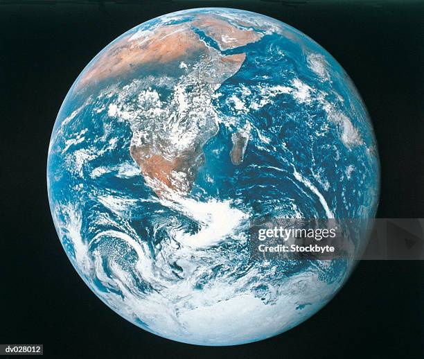 earth from apollo 17 - apollo 17 stock-fotos und bilder