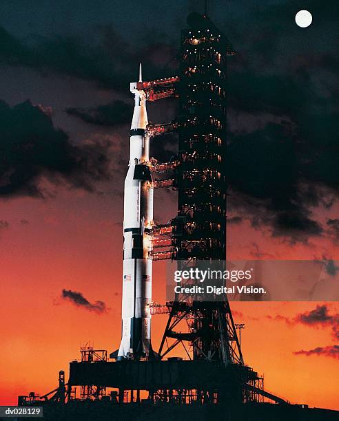 bildbanksillustrationer, clip art samt tecknat material och ikoner med apollo 4 at kennedy space center - apollon