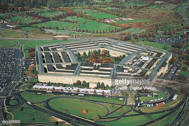 the pentagon - washington dc aerial stock pictures, royalty-free photos & images