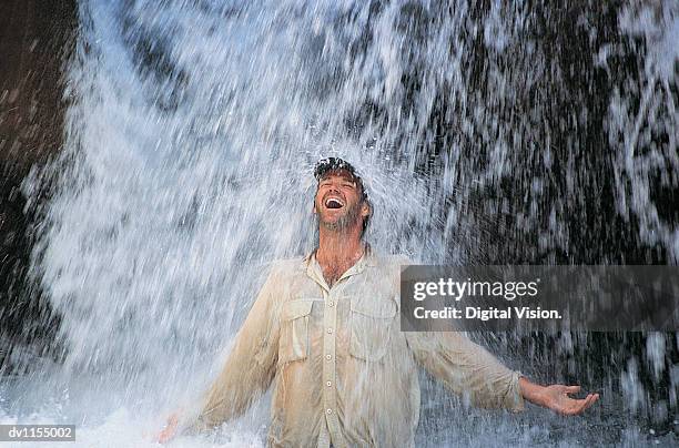 Waterfall Position Photos and Premium High Res Pictures - Getty Images