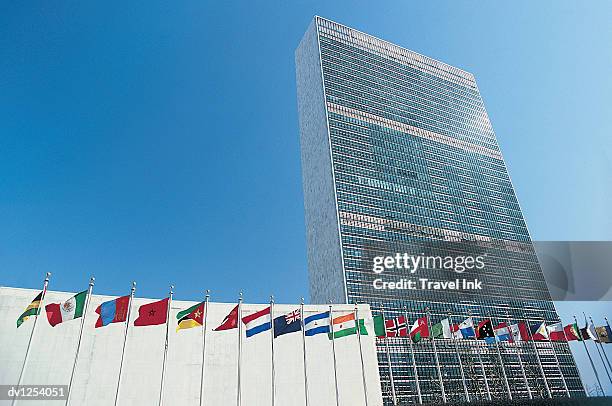 united nations building, new york city, united states of america - edificio de las naciones unidas fotografías e imágenes de stock