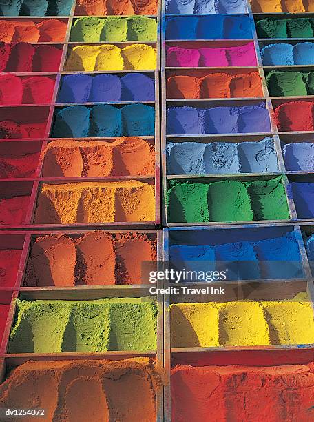 variety of dyes in boxes, pashupatinath, kathmandu, nepal - valle de kathmandu fotografías e imágenes de stock