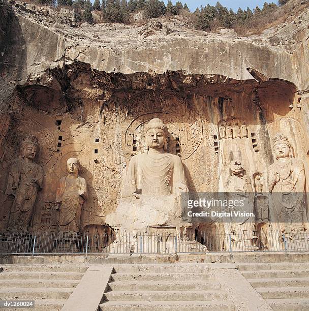 longmen grottoes, luoyang, henan province, china - province stock pictures, royalty-free photos & images