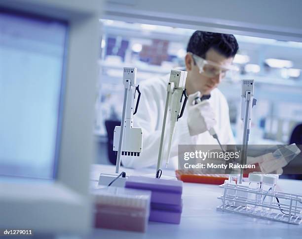 Lab Computer Dna 109 Computer Sequencing Stock Photos, High-Res Pictures, and Images ...