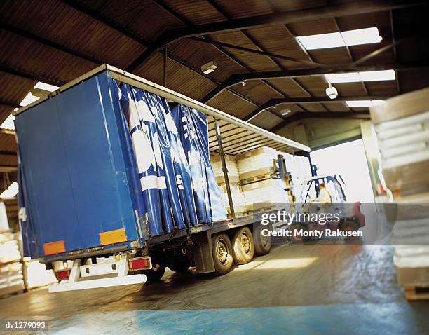 Unloading Semis Unloading Semi Truck Photos and Premium High Res Pictures - Getty Images