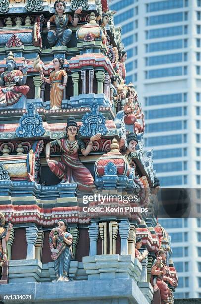 close up of the sri mariamman temple, singapore - sri mariamman temple singapore stock pictures, royalty-free photos & images