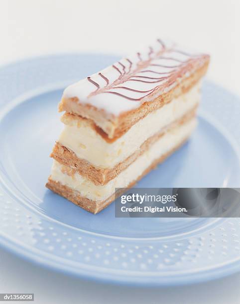 cream cake on a plate - cream cake stock pictures, royalty-free photos & images