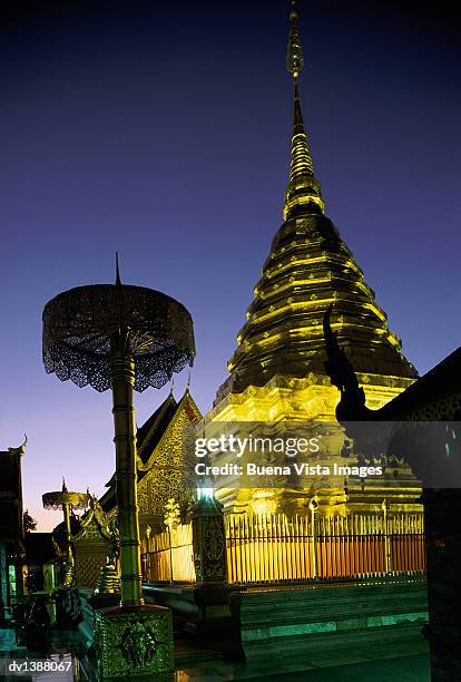 gold stupa pagoda at the temple of wat doi suthep, suthep, chiang mai, thailand - doi suthep stock pictures, royalty-free photos & images