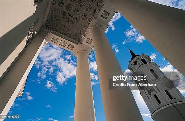 belltower and pillars of vilnius cathedral, lithuania - franz aberham fotografías e imágenes de stock