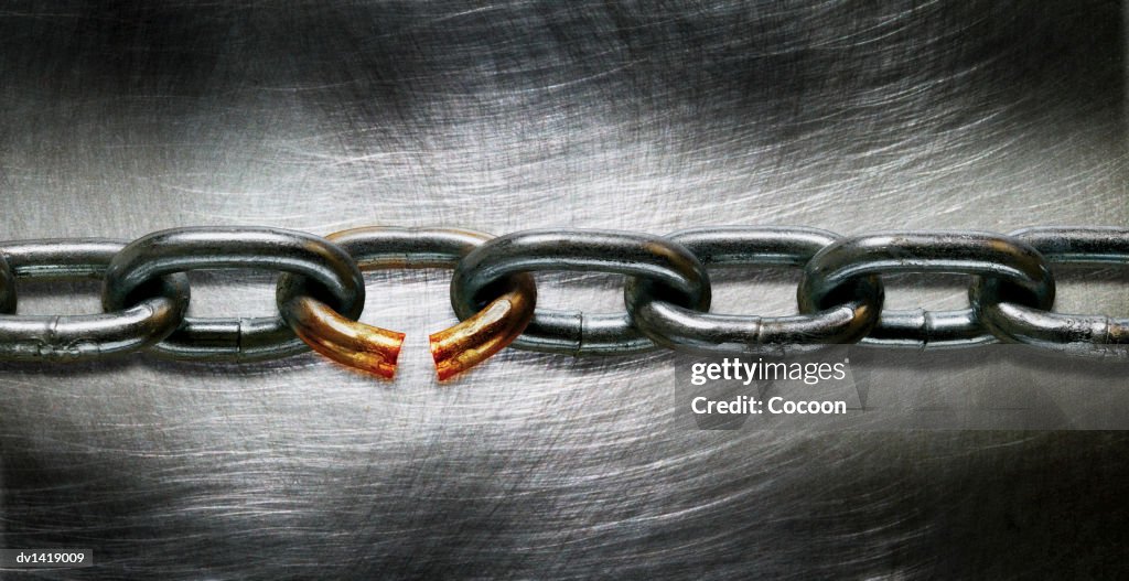 Rusty Chainlink Breaking