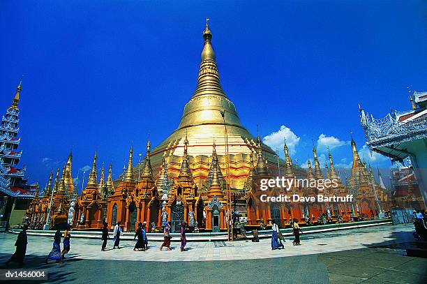 shwedagon pagoda, raongoon, burma - shwedagon pagoda stock pictures, royalty-free photos & images