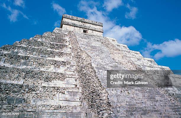 el castillo, chichen itza, yucatan, mexico - castillo foto e immagini stock