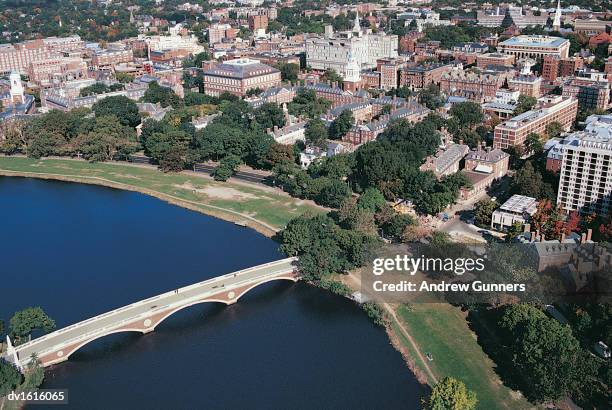 aeriel view of charles river and havard, massachussetts, usa - instituições-e-organizações-educativas - fotografias e filmes do acervo