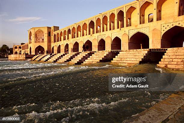 waterfront, isfahan, iran - isfahan province stock pictures, royalty-free photos & images