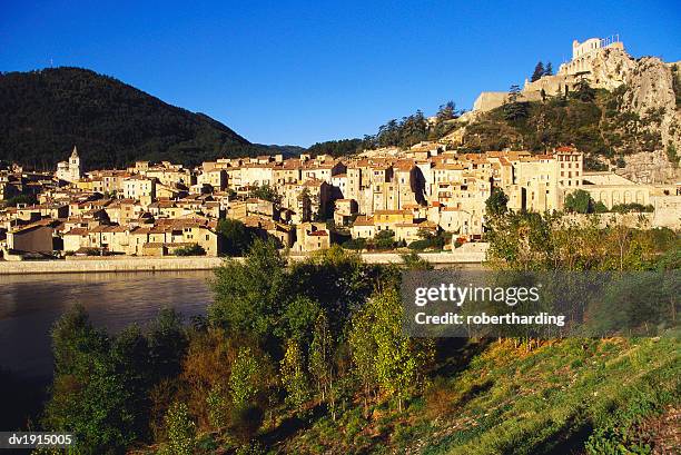 sisteron, provence, france - sisteron stock-fotos und bilder