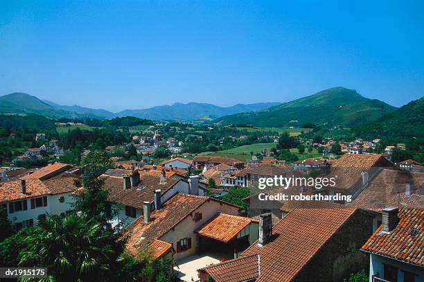 st jean pied de port, pays basque, aquitaine, france - saint jean pied de port stock-fotos und bilder