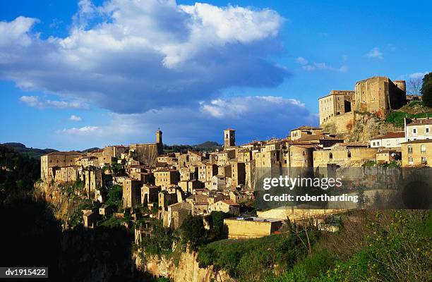 sorano, tuscany, italy, europe - sotano stock-fotos und bilder