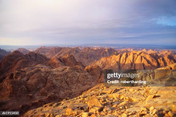 mt sinai, sinai desert, egypt, africa - mt sinai stock pictures, royalty-free photos & images