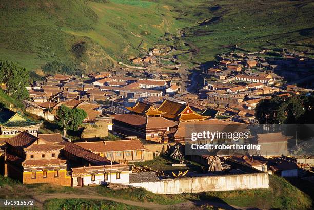 langmusi, gansu province, china - son la province fotografías e imágenes de stock