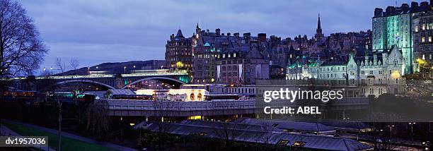 north bridge and waverley station, edinburgh, scotland - lothian bildbanksfoton och bilder