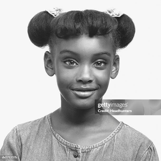 african american girl smiling - headhunters stock-fotos und bilder