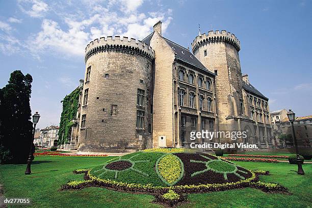 french castle - charente stock pictures, royalty-free photos & images