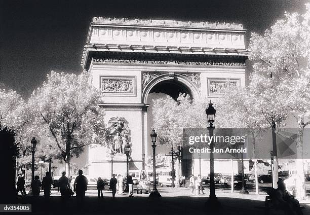 arc de triomphe, paris - arnold stock pictures, royalty-free photos & images