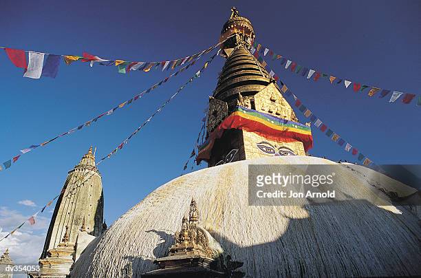 swayambhunath temple, kathmandu, nepal - valle de kathmandu fotografías e imágenes de stock