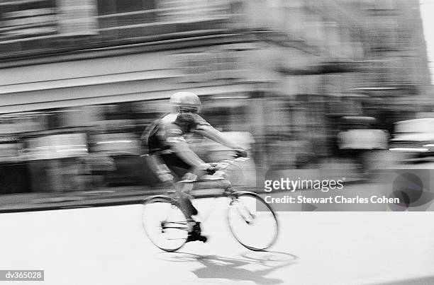 blurred bike messenger - stewart stock-fotos und bilder