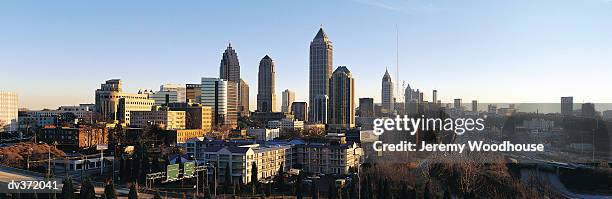 view of atlanta skyline, georgia, usa - atlanta stock-fotos und bilder