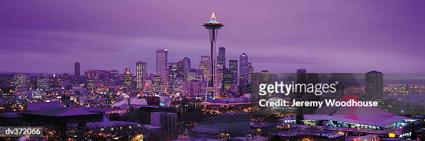 Seattle Skyline At Christmas High-Res Stock Photo - Getty Images