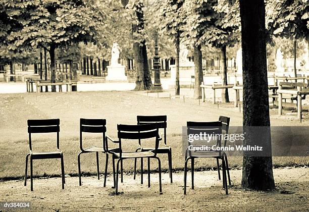 empty chairs in park - connie stock pictures, royalty-free photos & images