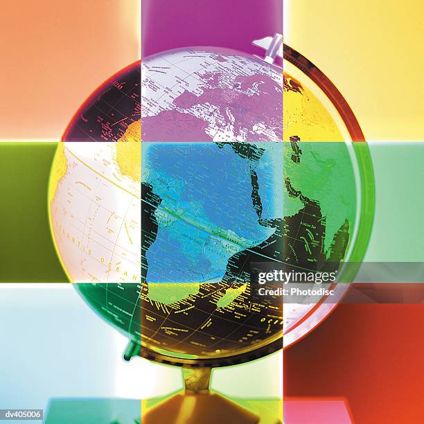 globe made of multicolored squares - desk toy 個照片及圖片檔