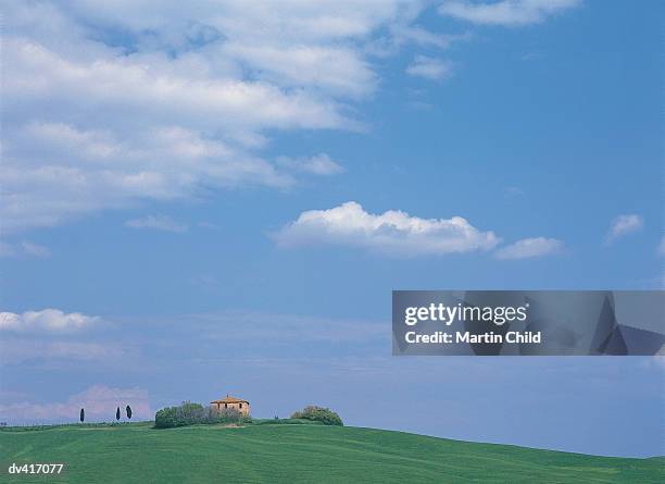 villa, val d'orcia, tuscany, italy - val dorcia stock pictures, royalty-free photos & images