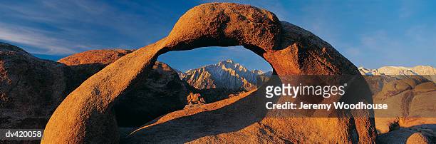 granite arch, alabama hills, california, usa - alabama hills stock-fotos und bilder