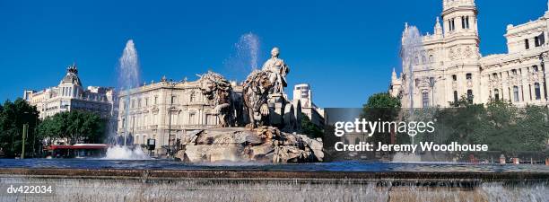 plaza cibeles and fuente cibeles, madrid, spain - plaza de cibeles bildbanksfoton och bilder