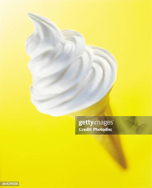 ice cream cone - softeis stock-fotos und bilder