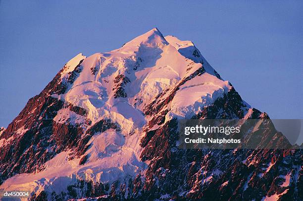 mount cook at sunset, southern alps, south island, new zealand - mt cook range stockfoto's en -beelden