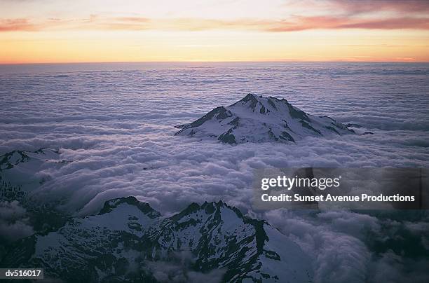 glacier peak, cascade mountain range, washington, usa - cascade range imagens e fotografias de stock