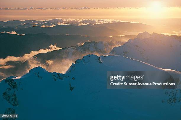 sunset over mount olympus, olympic mountain range, western washington, usa - olympus imagens e fotografias de stock