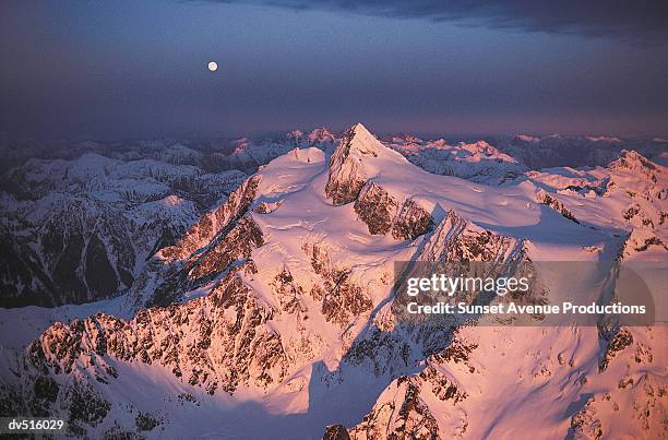 mount shuksan, cascade mountain range, washington, usa - monte shuksan - fotografias e filmes do acervo