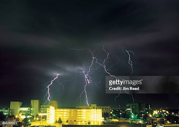 lightning at night - forked lightning stock pictures, royalty-free photos & images