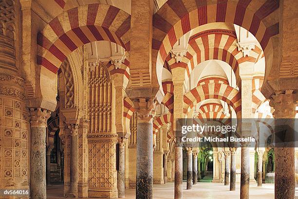 la mezquita, cordoba, andalucia, spain - mesquita imagens e fotografias de stock