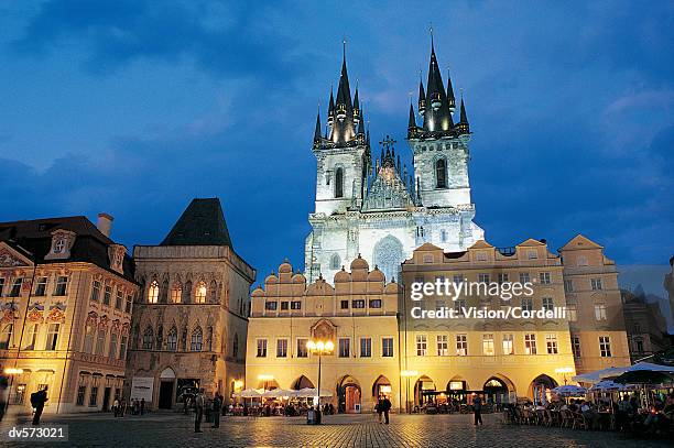 staromestske namesti square, czech republic - týnkerk stockfoto's en -beelden