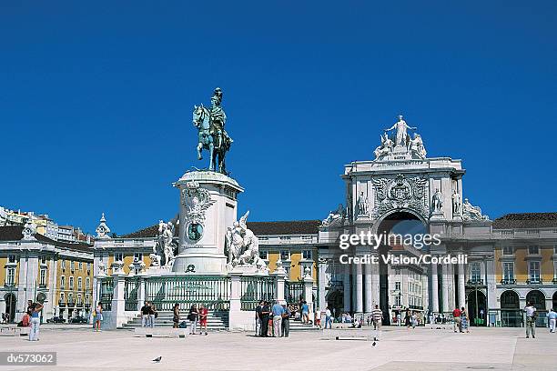 praca do comercio and statue of dom jose i, lisbon, portugal - lisbon - fotografias e filmes do acervo