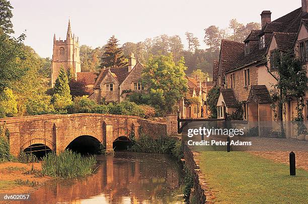 castle combe, cotswolds, england, uk - peter adams imagens e fotografias de stock